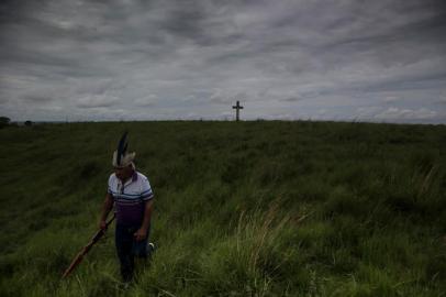 SÃO GABRIEL, RS, BRASIL - 23.01.2020 - Matéria especial para o Caderno DOC sobre a batalha sangrenta em Caiboaté (interior de São Gabriel) e a morte do Índio Sepé Tiarajú. Na imagem: Cacique Natalino dos Santos, 74 anos. (Foto: Jefferson Botega/Agencia RBS)<!-- NICAID(14397791) -->