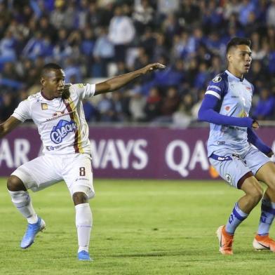  Colombia's Deportes Tolima player Jaminton Campaz (L-back to camerca) celebrates with teammates after scoring a goal against Ecuador's Macara during their Copa Libertadores football match at Bellavista stadium in Ambato, Ecuador, on February 4, 2020. (Photo by Cristina Vega Rhor / AFP)Editoria: SPOLocal: AmbatoIndexador: CRISTINA VEGA RHORSecao: soccerFonte: AFPFotógrafo: STR