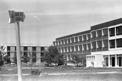  Hotel localizado na praia de Xangri-Lá, no litoral norte gaúcho, em 1976.-#ENVELOPE: 118101<!-- NICAID(14410213) -->