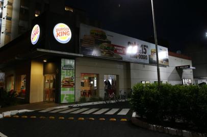  PORTO ALEGRE, RS, BRASIL - Burger King na Avenida Ipiranga número 1600.<!-- NICAID(14412604) -->