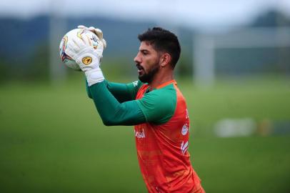  CAXIAS DO SUL, RS, BRASIL, 21/01/2019. Treino do Juventude no CT. O Ju se prepara para a estreia no Campeonato Gaúcho 2020 (Gauchão 2020). Na foto, goleiro Marcelo Carné. (Porthus Junior/Agência RBS)