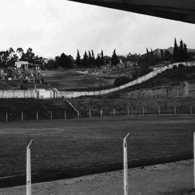  Estádio da Montanha (colina Melancólica), do Esporte Clube Cruzeiro.#Envelope: 40342<!-- NICAID(8908076) -->