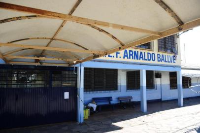  CAXIAS DO SUL, RS, BRASIL, 23/12/2019. Escola Municipal de Ensino Fundamental (Emef) Arnaldo Ballvê, no bairro Santa Lúcia, em Caxias, sofreu três invasões em pouco mais de uma semana. Em duas delas foram levados objetos da obra em andamento e da escola. (Porthus Junior/Agência RBS)