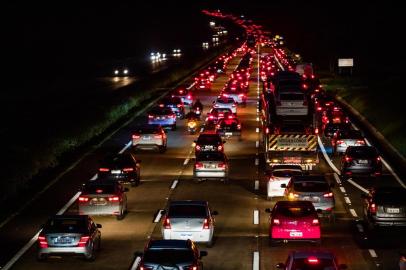  Gravataí, RS, BRASIL, 19/01/2020- Trânsito na Freeway (Foto: Omar Freitas / Agência RBS)Local: Glorinha<!-- NICAID(14392346) -->