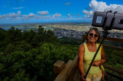  OSÓRIO, RS, BRASIL - 12/02/2020 - Passeio de dindin entre Atlântida Sul e Morro da Borussia, em Osório, organizado pela prefeitura da cidade. Na imagem: Lucimar Oliveira. (Foto: Marco Favero/Agencia RBS)Indexador: Marco Favero<!-- NICAID(14417500) -->