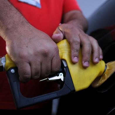  CAXIAS DO SUL, RS, BRASIL, 25/06/2019 - Posto Capoani na rua Jacob Luchese tem a gasolina mais barata. (Marcelo Casagrande/Agência RBS)<!-- NICAID(14137322) -->