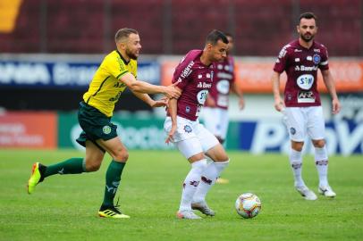  CAXIAS DO SUL, RS, BRASIL, 16/02/2020. SER Caxias x Ypiraga, jogo válido pela semifinal Taça Cel. Ewaldo Poeta, primeiro turno do Campeonato Gaúcho 2020 (Gauchão 2020), realizado no estádio Centenário. (Porthus Junior/Agência RBS)