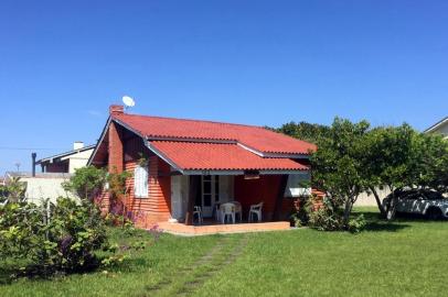  A primeira casa construída em Xangri-lá, em 1953, ainda existe e pertence a mesma família que a ergueu.<!-- NICAID(14420718) -->