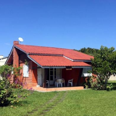  A primeira casa construída em Xangri-lá, em 1953, ainda existe e pertence a mesma família que a ergueu.<!-- NICAID(14420718) -->