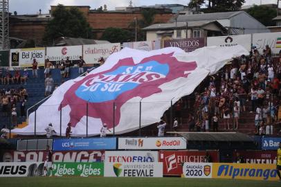  CAXIAS DO SUL, RS, BRASIL, 16/02/2020. SER Caxias x Ypiraga, jogo válido pela semifinal Taça Cel. Ewaldo Poeta, primeiro turno do Campeonato Gaúcho 2020 (Gauchão 2020), realizado no estádio Centenário. (Porthus Junior/Agência RBS)