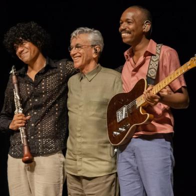 Ivan Sacerdote, Caetano Veloso e Felipe Guedes <!-- NICAID(14421989) -->