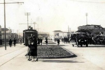  A Avenida Bom-fim, atual Osvaldo Aranha que dava acesso ao Caminho do Meio, hoje, Avenida Protásio Alves, no final da década de 1920.<!-- NICAID(14421984) -->