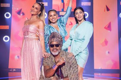 Carlinhos Brown , Claudia Leitte , Simone e Simaria no The Voice Kids<!-- NICAID(14373697) -->