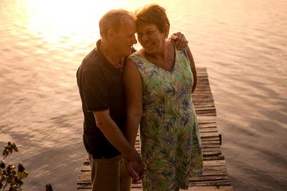 Fotógrafo Samuel Slovinscki Boff fez ensaio em homenagem aos 40 anos de amor dos pais, Luiz Carlos Boff e Lucélia Slovinscki Boff.