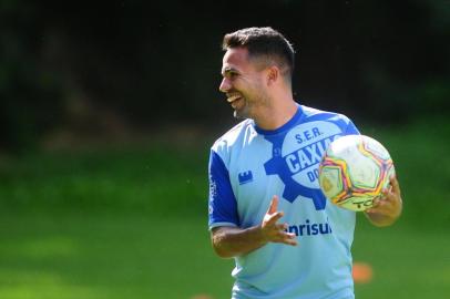  CAXIAS DO SUL, RS, BRASIL, 19/02/2020. Treino do Caxias no CT. SER Caxias se preapara para enfrentar o Grêmio na final da Taça Cel. Ewaldo Poeta, primeiro turno do Campeonato Brasileiro. Na foto, lateral Ivan.  (Porthus Junior/Agência RBS)Indexador: Porthus Junior                  