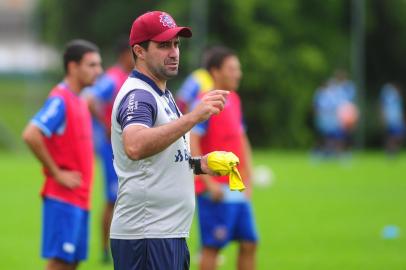  CAXIAS DO SUL, RS, BRASIL, 18/02/2020. Treino do Caxias no CT. SER Caxias se preapara para enfrentar o Grêmio na final da Taça Cel. Ewaldo Poeta, primeiro turno do Campeonato Brasileiro. Na foto, técnico Lacerda.  (Porthus Junior/Agência RBS)Indexador: Porthus Junior                  <!-- NICAID(14423571) -->