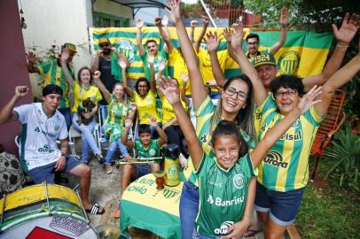  ERECHIM, RS, BRASIL, 19-02-2020: Família de Priscila Barreto Pereira, torcedora do Ypiranga de Erechim. Matéria especial Família Gauchão, do caderno de Esportes (FOTO FÉLIX ZUCCO/AGÊNCIA RBS, Editoria de Esportes).<!-- NICAID(14424793) -->