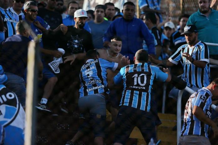 Grêmio pede o retorno de dois atletas emprestados ao Caxias