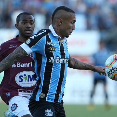  CAXIAS DO SUL, RS, BRASIL - 22.02.2020 - Caxias e Grêmio se enfrentam pela final da Taça Edwaldo Poeta (1º turno) do Campeonato Gaúcho 2020, no Estádio Centenário. (Foto: Lauro Alves/Agencia RBS)