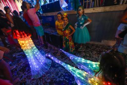  ATLÂNTIDA, RS, BRASIL - 22.02.2020 - O tradicional carnaval infantil da Sociedade Amigos do Balneário Atlântida (Saba), em Xangri-lá, foi mais uma vez um sucesso. O público neste sábado (22) atendeu as expectativas da organização do evento, apesar da temperatura baixa (fazia 19 graus, mas a sensação era de 17), que surpreendeu muita gente e fez com que alguns pequenos fossem fantasiados com roupas mais quentes. O clube que vem passando por reformas ao longo dos últimos seis anos e que teve um reforço nos trabalhos desde 2018, estava decorado do teto ao chão para embelezar ainda mais o evento. (Foto: Omar Freitas/Agencia RBS)