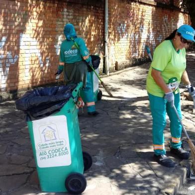 Foliões deixam mais de 46 toneladas de lixo nas ruas durante dois dias de Carnaval<!-- NICAID(14429790) -->