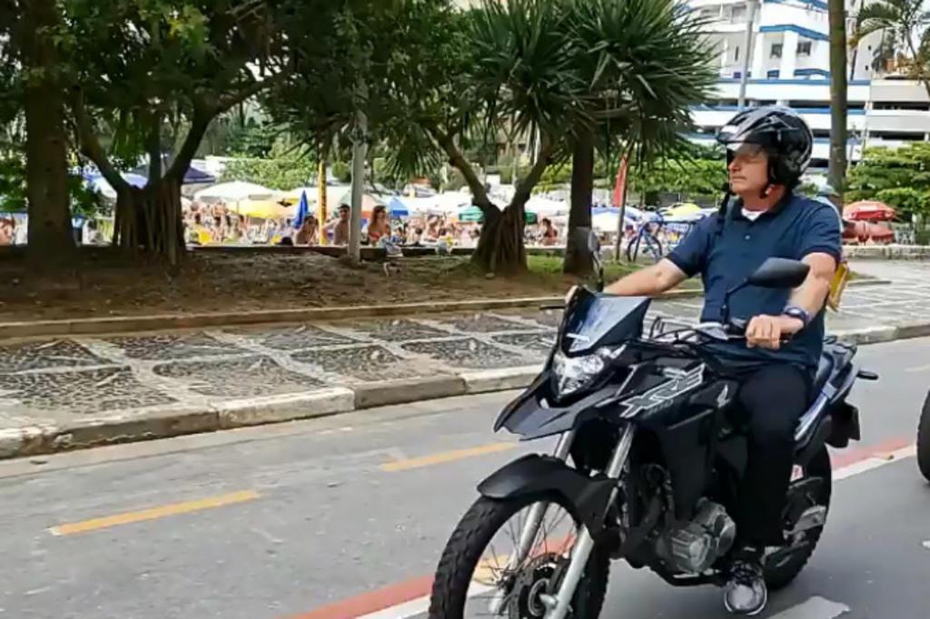 Bolsonaro irá ao Guarujá na quinta para descanso com a filha