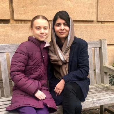 Ativistas Greta Thumberg e Malala Yousafzai se encontraram em 25 de fevereiro na universidade de Oxford, na Inglaterra.<!-- NICAID(14431192) -->