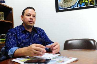  CAXIAS DO SUL, RS, BRASIL, 07/02/2020. Vereador Adriano Bressan (MDB), líder do governo na Câmara. (Porthus Junior/Agência RBS)<!-- NICAID(14411790) -->