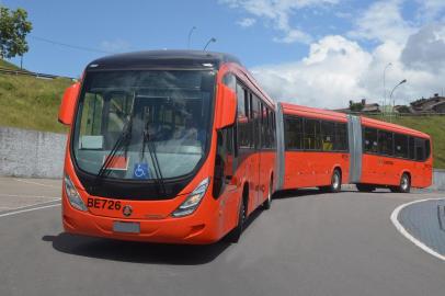 A Marcopolo reforça presença no Paraná e entrega à Rede Integrada de Transporte Coletivo de Curitiba 199 novos ônibus. O lote, de 199 unidades, é composto por modelos Torino, com motorização traseira e dianteira, Torino Express (articulado) e Viale BRT biarticulado, configurados para a operação em diferentes categorias de linhas, divididas em Corredores Expressos, Integração Linha Direta, Integração Interbairros e Integração Alimentador. <!-- NICAID(14422846) -->