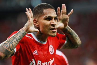  Paolo Guerrero of Brazils Internacional celebrates after scoring against Colombias Tolima during their 2020 Copa Libertadores match held at Beira Rio stadium, in Porto Alegre, Brazil, on February 26, 2020. (Photo by SILVIO AVILA / AFP)Editoria: SPOLocal: Porto AlegreIndexador: SILVIO AVILASecao: soccerFonte: AFPFotógrafo: STR<!-- NICAID(14432935) -->