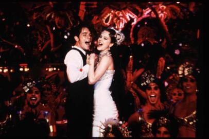 Filme Moulin Rouge com Nicole Kidman e Ewan Mcgregor.#PÁGINA:14#EDIÇÃO:2ª#PASTA:083248 Fonte: Divulgação Fotógrafo: Não se Aplica<!-- NICAID(2717366) -->