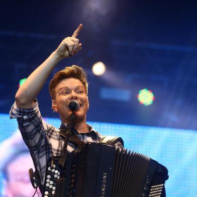  PORTO ALEGRE, RS, BRASIL - 15.12.2019 - Show de Michel Teló na Redenção. (Foto: Isadora Neumann/Agencia RBS)<!-- NICAID(14360022) -->