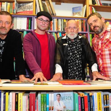  CAXIAS DO SUL, RS, BRASIL, 26/02/2020. Projeto Órbita Literária abre temporada 2020 com novidades na escolha de painelistas. Encontros são organizados por Claudio Troian, Erni Sabedot, Tiago Sozo Marcon e Juliano Fantin. (Porthus Junior/Agência RBS)<!-- NICAID(14432736) -->