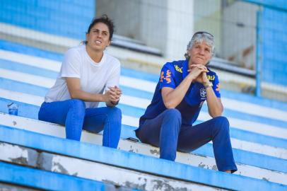  Pia Sundhage acompanha treino do Grêmio em Novo Hamburgo<!-- NICAID(14435334) -->