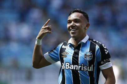 Grêmio enfrenta o Juventude, na Arena, pela primeira rodada do segundo turno do Gauchão. No lance, Pepê<!-- NICAID(14435674) -->