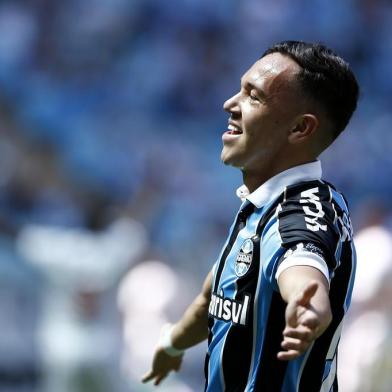 Grêmio enfrenta o Juventude, na Arena, pela primeira rodada do segundo turno do Gauchão. No lance, Pepê<!-- NICAID(14435675) -->