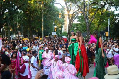  PORTO ALEGRE, RS, BRASIL - 29.02.2020 - Carnaval de rua na Cidade Baixa. (Foto: Marco Favero/Agencia RBS)<!-- NICAID(14435880) -->