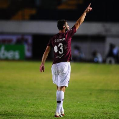  CAXIAS DO SUL, RS, BRASIL, 20/02/2020. SER Caxias x Inter, jogo válido pela taça Francisco Novelletto Neto, segundo turno do Campeonato Gaúcho (Gauchão 2020), realizado no estádio Centenário. (Porthus Junior/Agência RBS)<!-- NICAID(14435995) -->