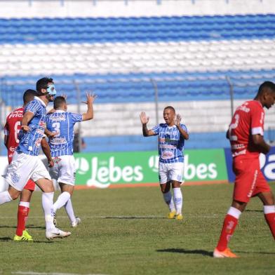  BENTO GONÇALVES, RS, BRASIL (01/03/2020) - Jogo entre Esportivo e São Luiz de Ijuí, pela primeira rodada do segundo turno do Campeonato Gaúcho no Estádio Montanha dos Vinhedos em Bento Gonçalves. (Marcelo Casagrande/Agência RBS)<!-- NICAID(14436391) -->