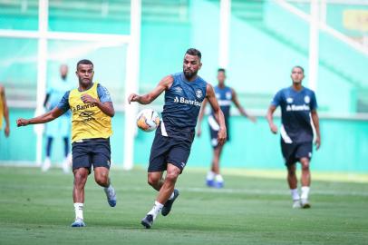 RS - FUTEBOL/ TREINO GREMIO  - ESPORTES - Jogadores do Gremio realizam treino no estádio do Deportivo Cali, na Colombia, onde a equipe enfrenta o America de Cali, na terca-feira, em partida valida pela Copa Libertadores da America 2020. FOTO: LUCAS UEBEL/GREMIO FBPA<!-- NICAID(14437648) -->