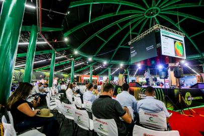  NÃO-ME-TOQUE,  RS, BRASIL,04/03/2020-  Pela primeira vez montada na expodireto, arena agrodigital é palco de debates e negócios envolvendo soluções tecnológicas para a agricultura. (FOTOGRAFO: OMAR FREITAS / AGENCIA RBS)Indexador: Omar Freitas<!-- NICAID(14439772) -->