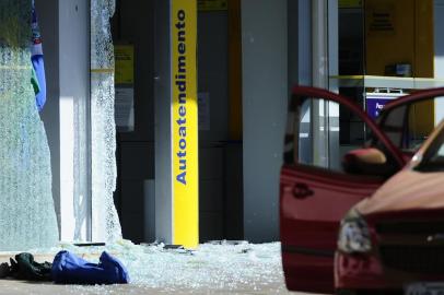  PARAÍ,  RS, BRASIL, 06/03/2020- Sete criminosos são mortos durante tentativa de assalto a bancos em Paraí. Alvo dos bandidos eram agências do Sicredi e do Banco do Brasil. (FOTOGRAFO: RONALDO BERNARDI / AGENCIA RBS)<!-- NICAID(14442385) -->