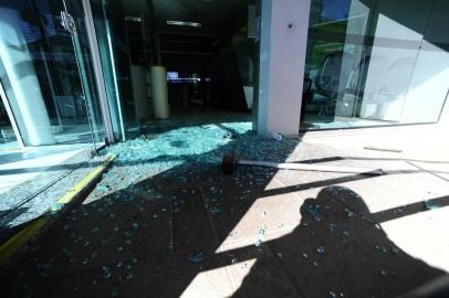  PARAÍ,  RS, BRASIL, 06/03/2020- Sete criminosos são mortos durante tentativa de assalto a bancos em Paraí. Alvo dos bandidos eram agências do Sicredi e do Banco do Brasil. (FOTOGRAFO: RONALDO BERNARDI / AGENCIA RBS)<!-- NICAID(14442363) -->