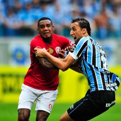  PORTO ALEGRE, RS, BRASIL, 18.03.2018. Inter e Grêmio disputam Gre-Nal 414 no estádio Arena e válido pela semifinal do Campeonato Gaúcho 2018. Na foto: Geromel (ANDERSON FETTER/AGÊNCIA RBS)