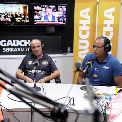  CAXIAS DO SUL, RS, BRASIL, 06/03/2020 - Programa Show dos Esportes na Serra, edição 123, com os convidados Paulo Guimarães, e Jorge Arbello, delegados do Sindicato dos árbitros do Rio Grande do Sul. Apresentação de Eduardo Costa e Marcelo  Rocha. (Marcelo Casagrande/Agencia RBS)<!-- NICAID(14443619) -->