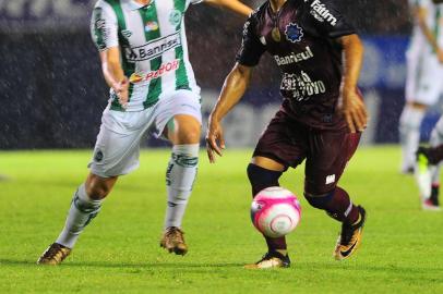  CAXIAS DO SUL, RS, BRASIL, 19/02/2018. Caxias x Juventude, clássico Ca-Ju, válido pela oitava rodada do Campeonato Gaúcho (Gauchão 2018), e realizado no estádio Centenário. (Porthus Junior/Agência RBS)<!-- NICAID(13420713) -->