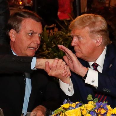  (Mar a Lago - FlÃ³rida, 07/03/2020) Presidente da RepÃºblica Jair Bolsonaro acompanhado  do Senhor Presidente dos Estados Unidos Donald Trump, posam para fotografia.Foto: Alan Santos/PRIndexador: Alan Santos<!-- NICAID(14444136) -->