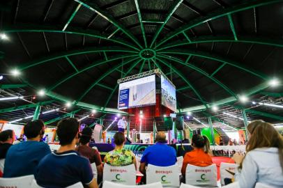  NÃO-ME-TOQUE,  RS, BRASIL,04/03/2020-  Pela primeira vez montada na expodireto, arena agrodigital é palco de debates e negócios envolvendo soluções tecnológicas para a agricultura. (FOTOGRAFO: OMAR FREITAS / AGENCIA RBS)Indexador: Omar Freitas<!-- NICAID(14439759) -->