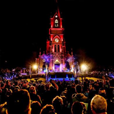 Inauguração do restauro da Igreja Matriz de Garibaldi reúne milhares de pessoas<!-- NICAID(14444153) -->