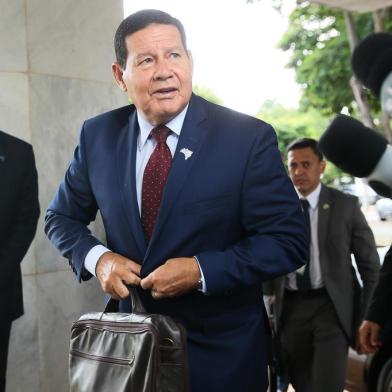 O presidente da RepÃºblica em exercÃ­cio, Hamilton MourÃ£o, fala Ã  imprensaO presidente da República em exercício, Hamilton Mourão, fala à imprensaFoto: Antonio Cruz/ Agência BrasilLocal: BrasiliaIndexador: Antonio Cruz/ AgÃªncia BrasilFotógrafo: Reporter Fotografico<!-- NICAID(14445574) -->